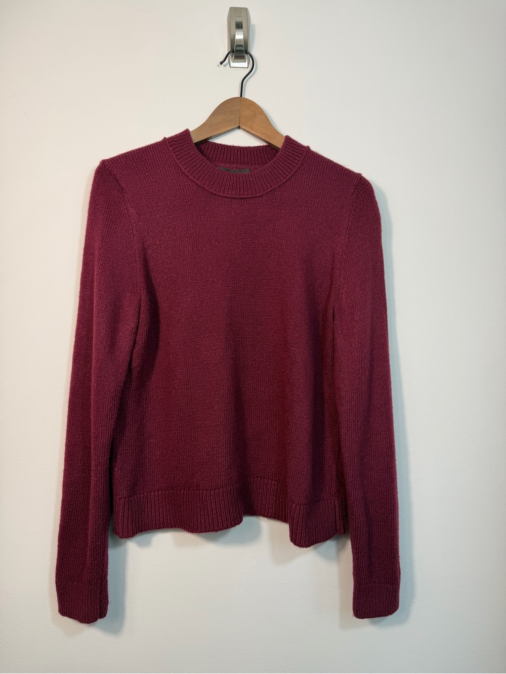Banana Republic Women’s Medium Burgundy Cotton Crewneck Knit Sweater